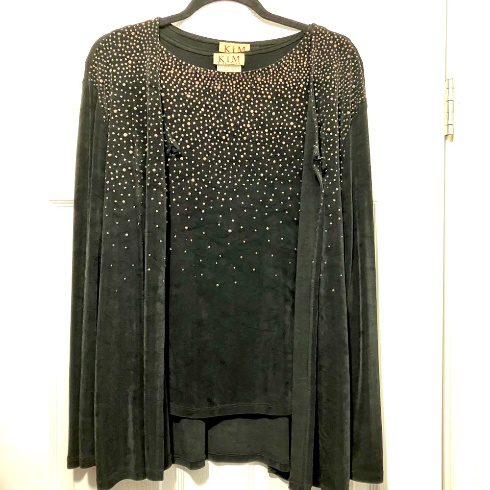 ⭐️2/$30⭐️ Glittery 2 piece cardigan & tank set, Kim & Co, size M